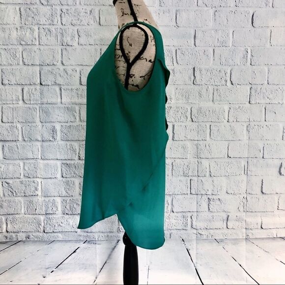 banana republic top with criss cross back - Picture 2 of 4